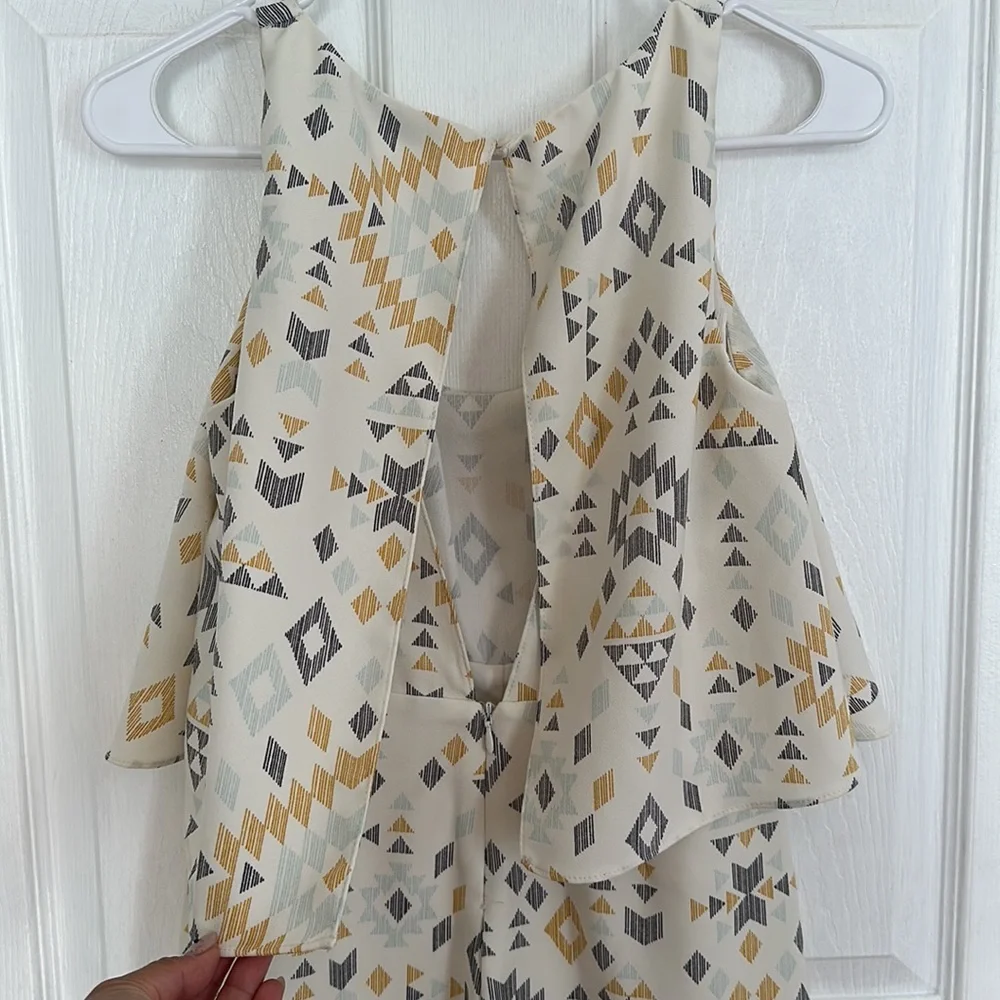 Geometric Pattern Romper - Picture 5 of 7